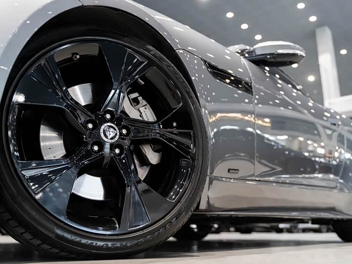 Jaguar F-TYPE 2024 P 300 75 — фото 7