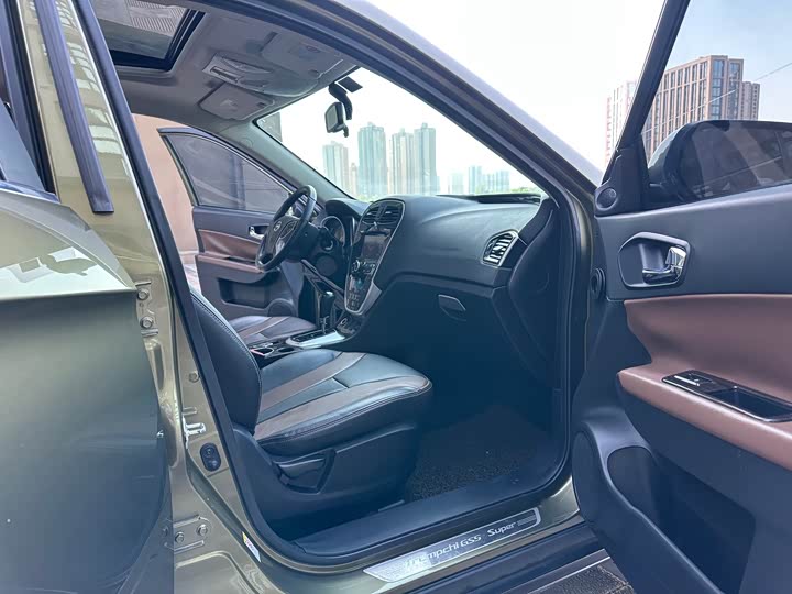 Trumpchi GS5 Super 2015 2.0 L AT 2 WD — фото 12