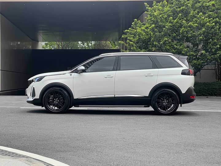 Peugeot 5008 2021 360 THP 5 — фото 30
