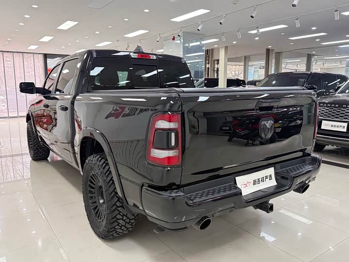 RAM Trucks 2020 1500 5.7 L — фото 15