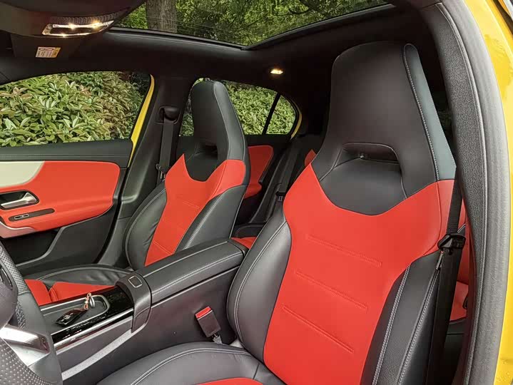 Mercedes-Benz A-Class 2024 AMG A 35 4 MATIC — фото 12