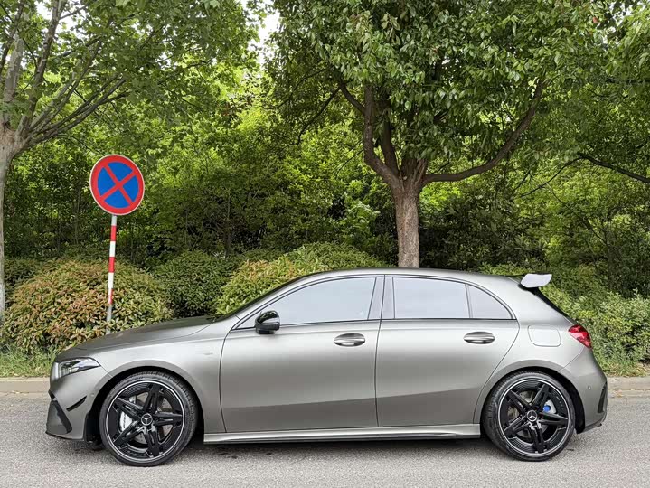 Mercedes-Benz A-Class 2024 AMG A 35 4 MATIC — фото 3