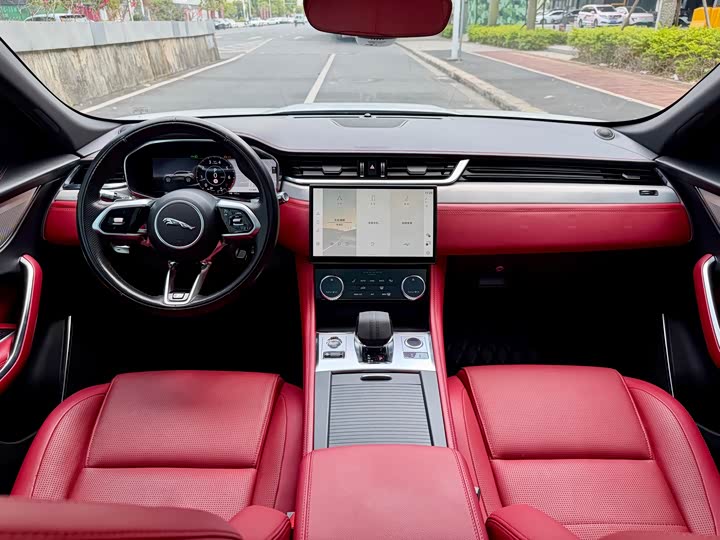 Jaguar F-PACE 2021 250 PS R-Dynamic S — фото 24