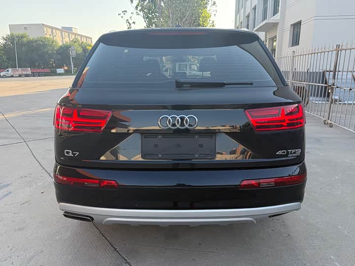 Audi Q7 40 TFSI комфорт — фото 6