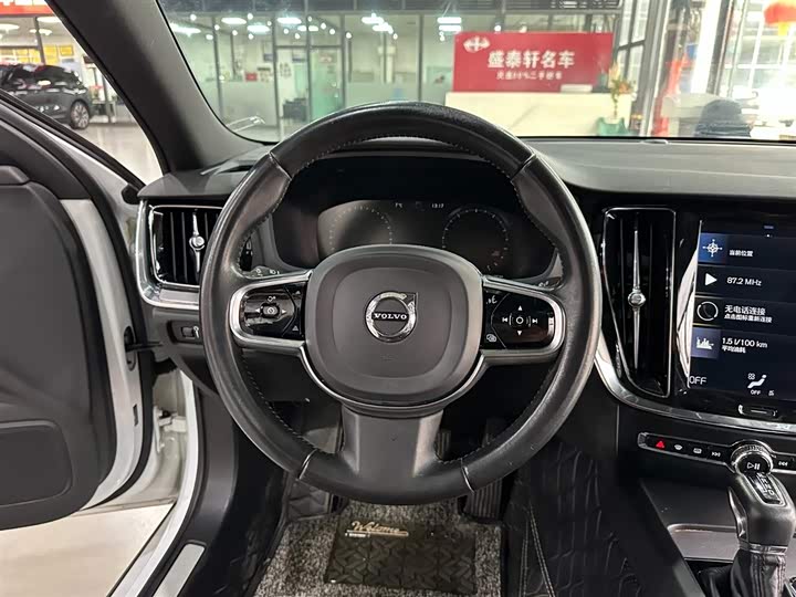 Volvo S60 2020 T 4 — фото 10