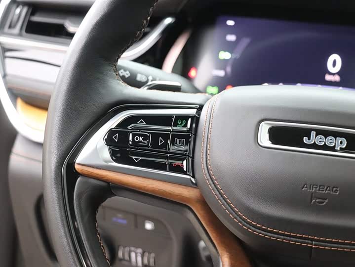 Jeep Grand Cherokee 4xe — фото 15