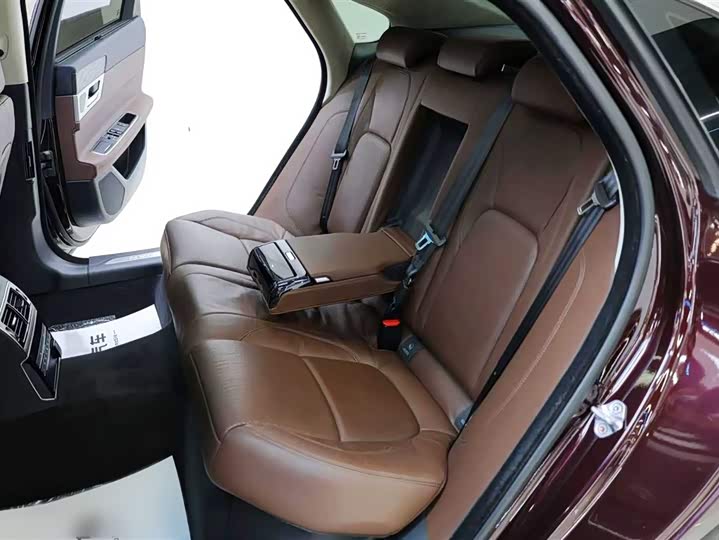 Jaguar XFL 2018 XFL 2.0 T 250 PS — фото 20