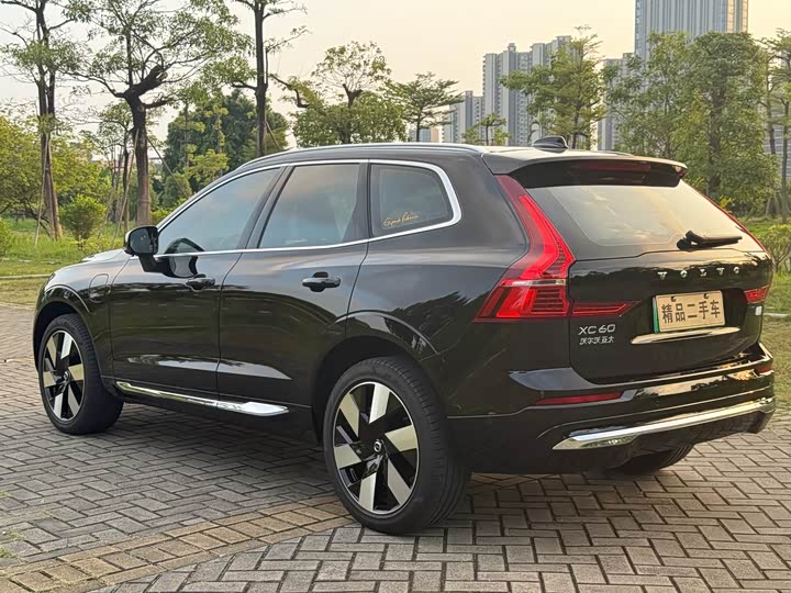 Volvo XC60 Hybrid 2024 T 8 PHEV 4 WD — фото 6