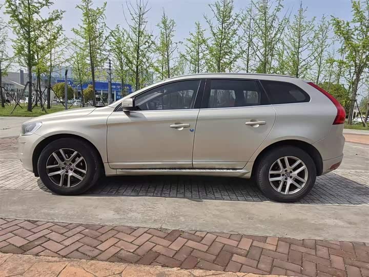 Volvo XC60 2017 T 5 AWD — фото 24
