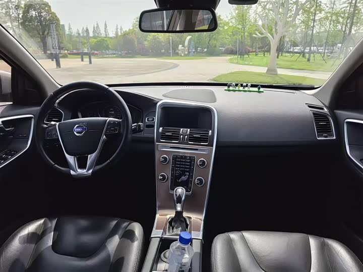 Volvo XC60 2017 T 5 AWD — фото 15