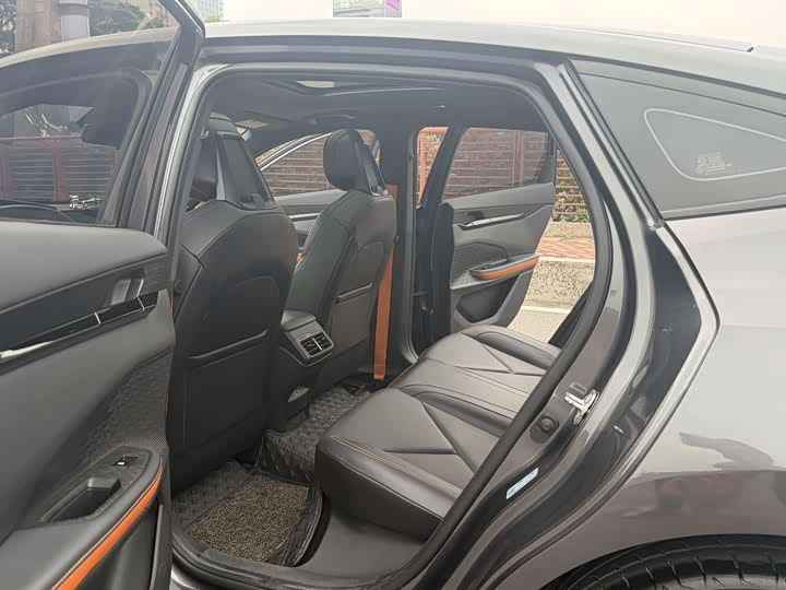 Changan UNI-V 2022 1.5 T Premium — фото 8