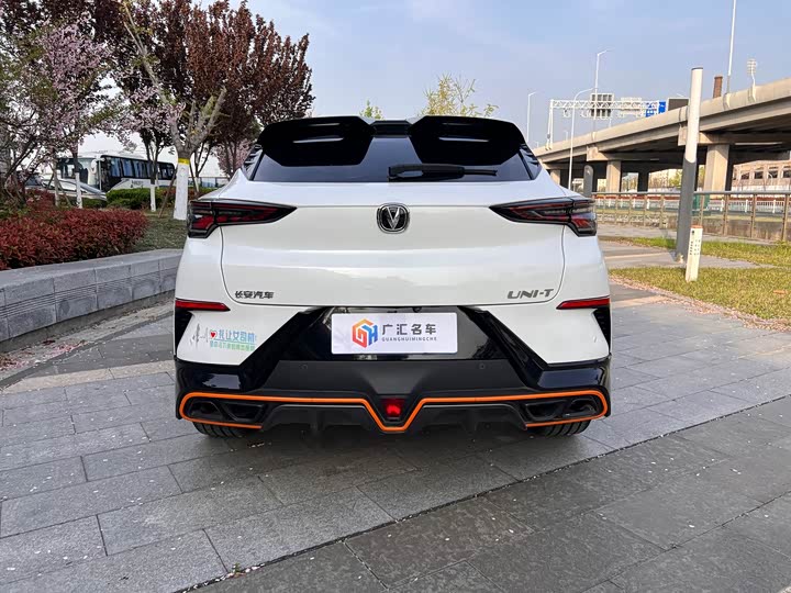 Changan UNI-T 2022 1.5 T Flagship — фото 11