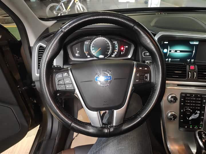 Volvo XC60 2017 T 5 AWD — фото 7