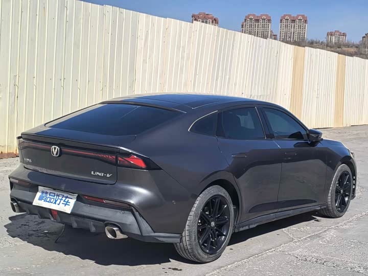 Changan UNI-V 2023 1.5 T — фото 9