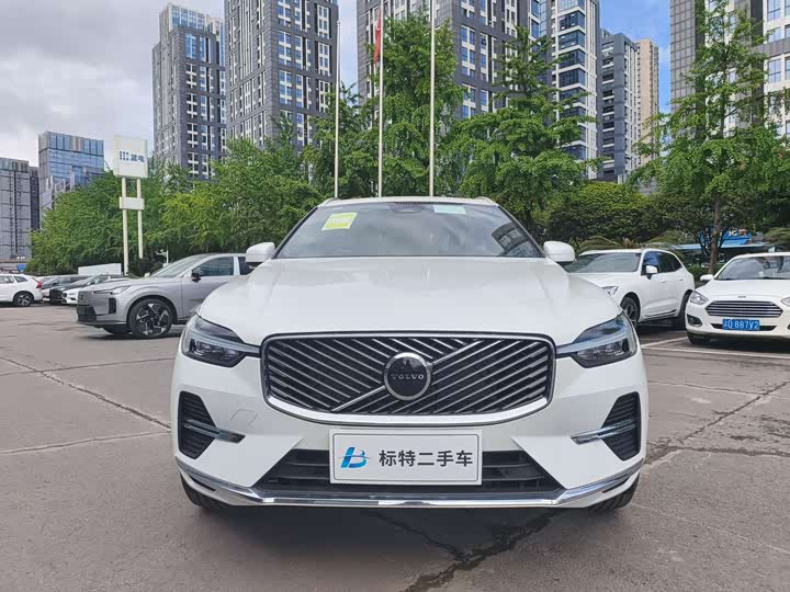 Volvo XC60 2026 B 5 4 WD — фото 2