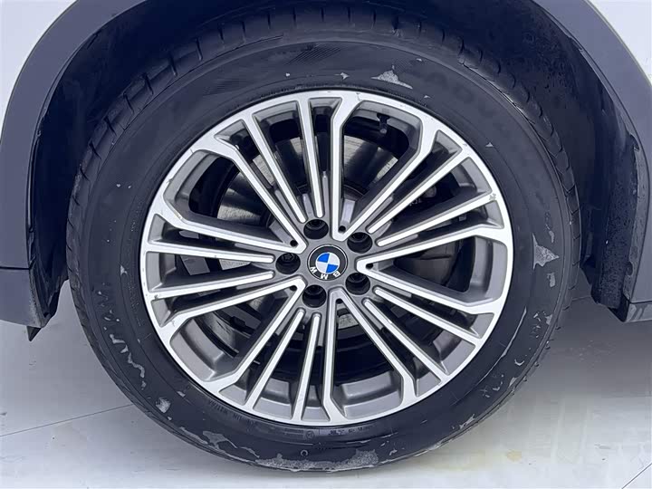 BMW X3 2019 x Drive 28i — фото 10