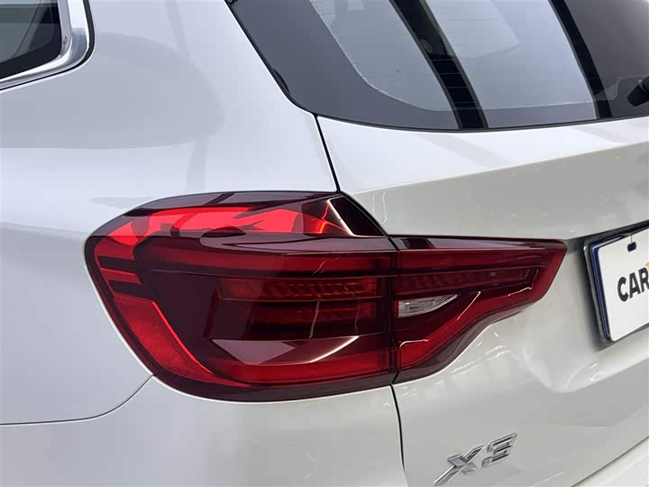 BMW X3 2019 x Drive 28i — фото 9
