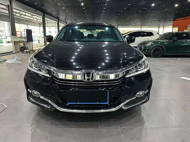 Honda Accord — фото 2