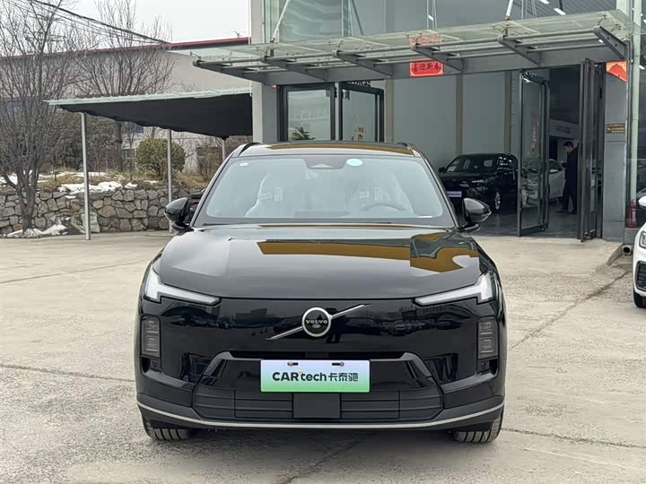 Volvo XC70 Hybrid 2026 2 WD Core — фото 2