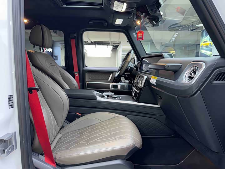 Mercedes-Benz G-Class 2022 AMG G 63 — фото 23