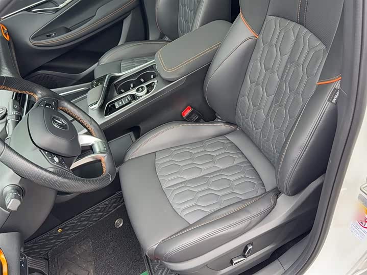 Changan UNI-T 2022 1.5 T Premium — фото 12