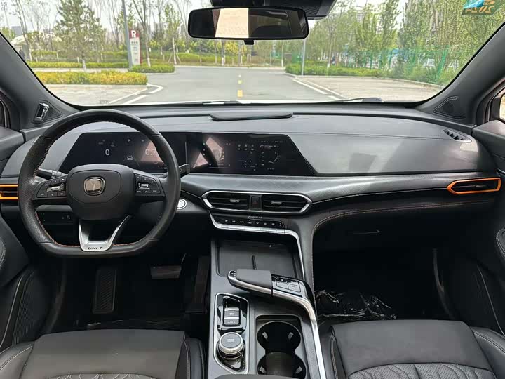 Changan UNI-T 2022 1.5 T Premium — фото 5