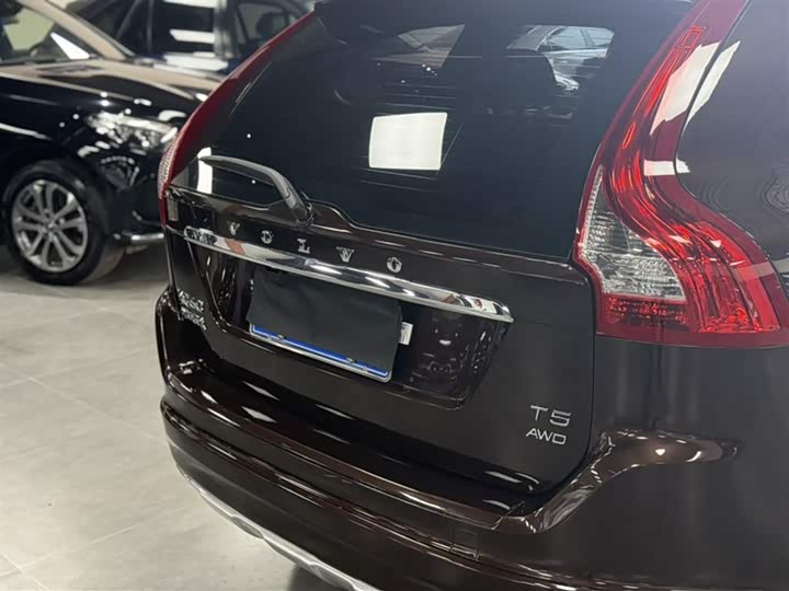 Volvo XC60 2017 T 5 AWD — фото 10