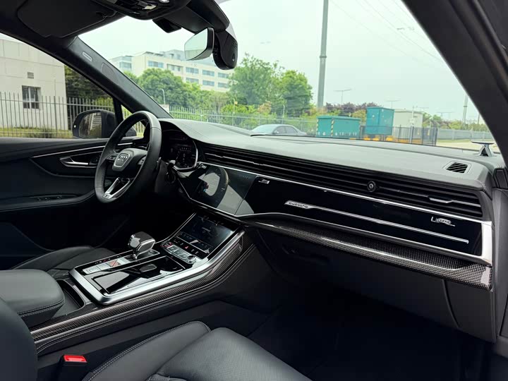 Audi SQ7 2024 4.0 TFSI — фото 11