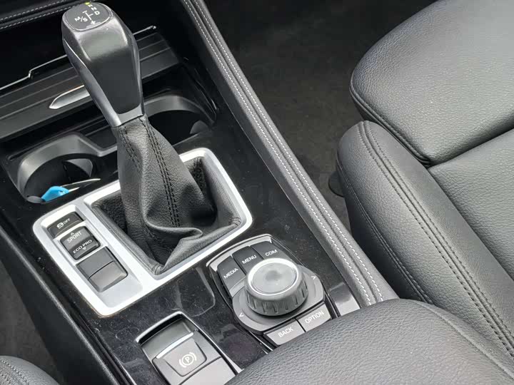 BMW 1-Series 2018 118i Sport — фото 12