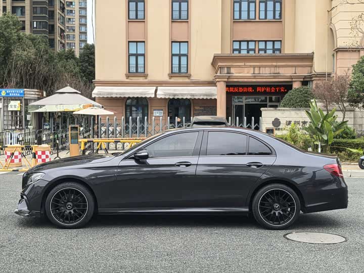 Mercedes-Benz E-Class 2017 E 200 Sport 4 MATIC — фото 5
