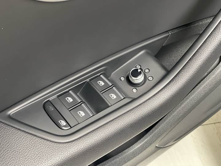 Audi A5 2024 Sportback 40 TFSI — фото 10