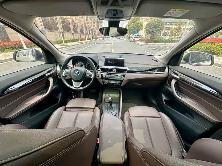 BMW X1 2020 s Drive 20 Li — фото 7