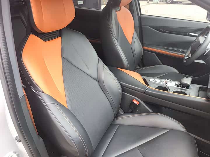 Changan UNI-V 2023 1.5 T Premium — фото 12
