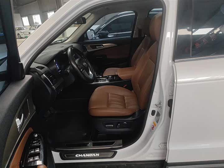 Changan CS95 2017 2.0 T 2 WD — фото 15