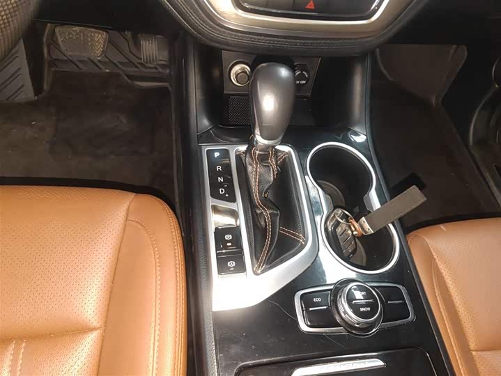 Changan CS95 2017 2.0 T 2 WD — фото 14