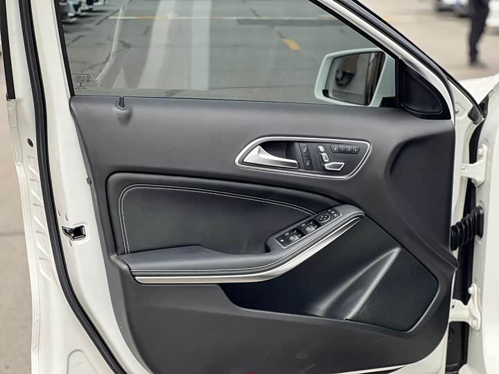 Mercedes-Benz GLA 2019 GLA 200 — фото 9