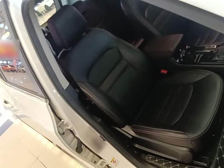 Trumpchi GS3 2017 200 T AT — фото 25