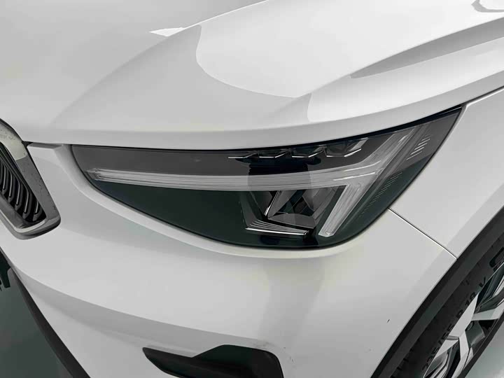 Volvo XC40 2024 B 3 — фото 18