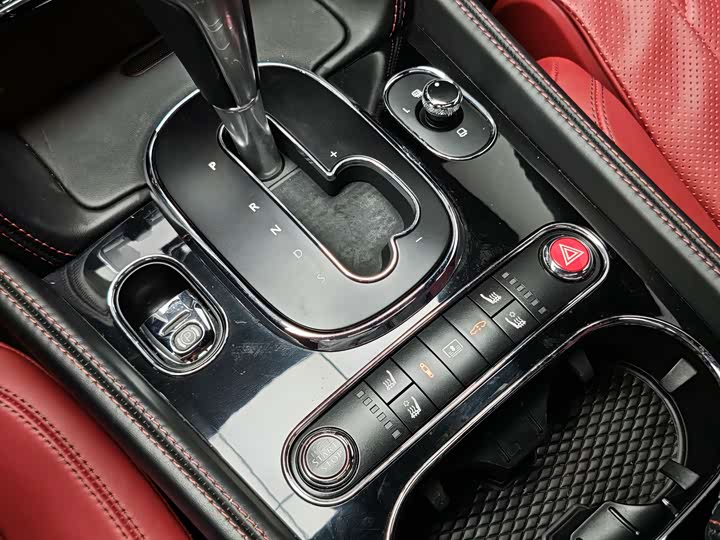 Bentley Flying Spur — фото 15