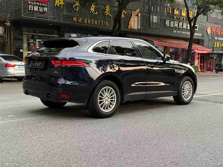 Jaguar F-PACE 2018 2.0 T 4 WDR-Sport — фото 9