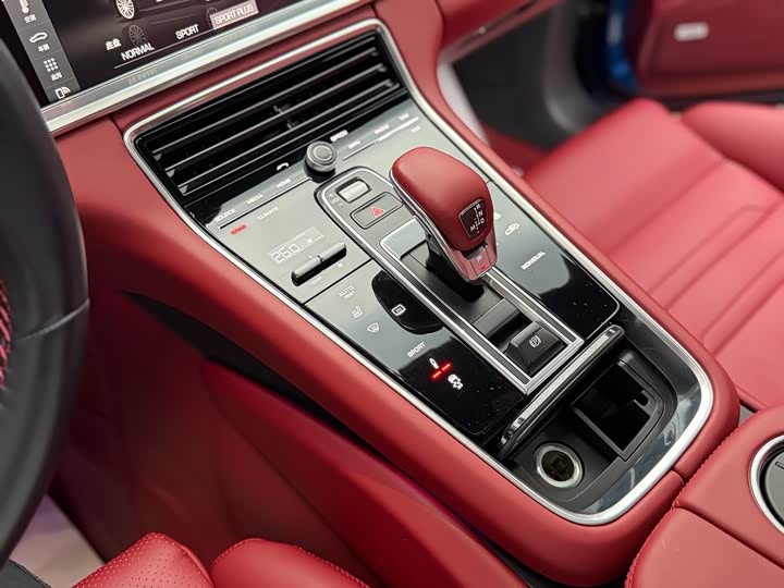 Porsche Panamera 2017 Panamera 3.0 T — фото 17