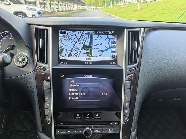 Infiniti Q50L 2015 2.0 T — фото 9