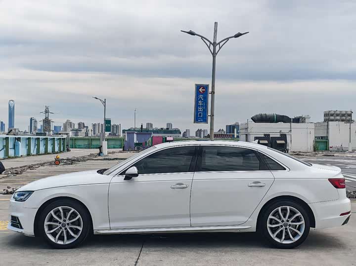 Audi A4L 2018 30 40 TFSI — фото 7