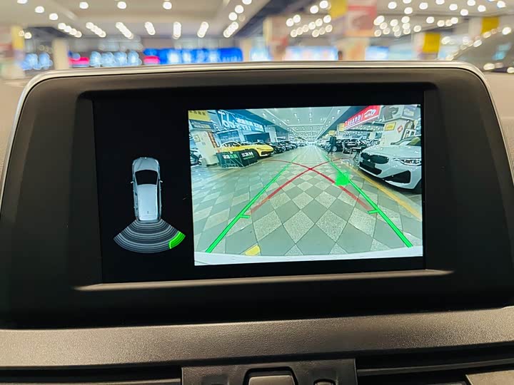 BMW 2-Series 2019 220i Leading — фото 10
