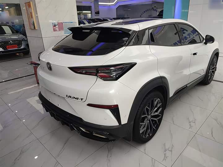 Changan UNI-T 2022 1.5 T Flagship — фото 5