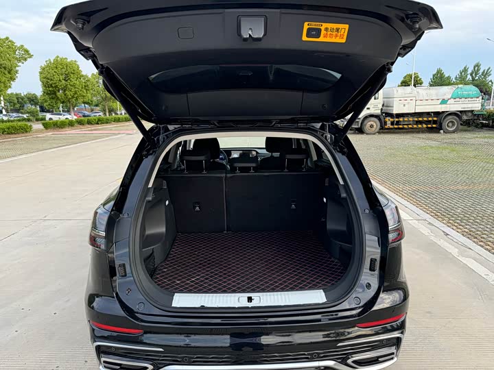 Hongqi HS5 2023 2.0 T 4 WD Pro — фото 14