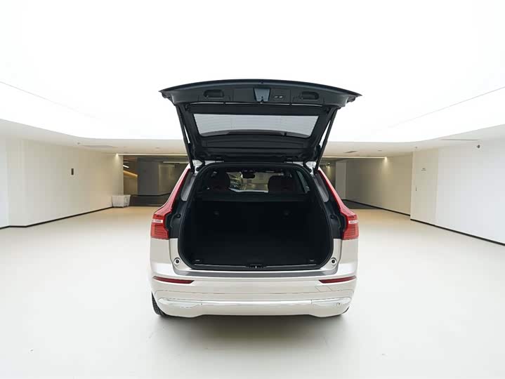 Volvo XC60 Hybrid 2024 T 8 PHEV 4 WD — фото 6