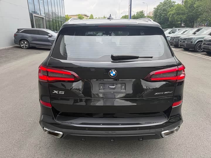 BMW X5 — фото 17