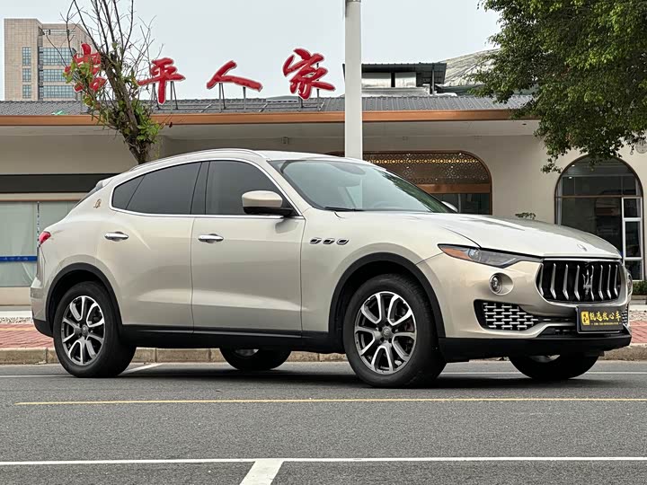 Maserati Levante 2018 3.0 T — фото 3
