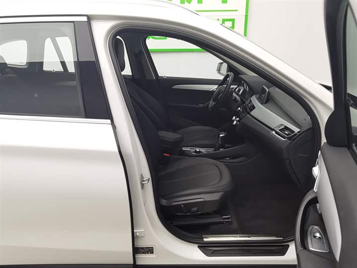 BMW X1 2018 s Drive 20 Li Leading — фото 23